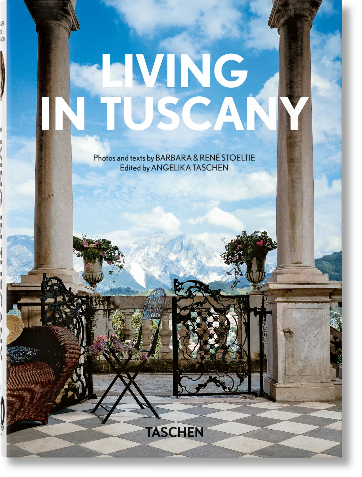 Living in Tuscany. 40th Ed.