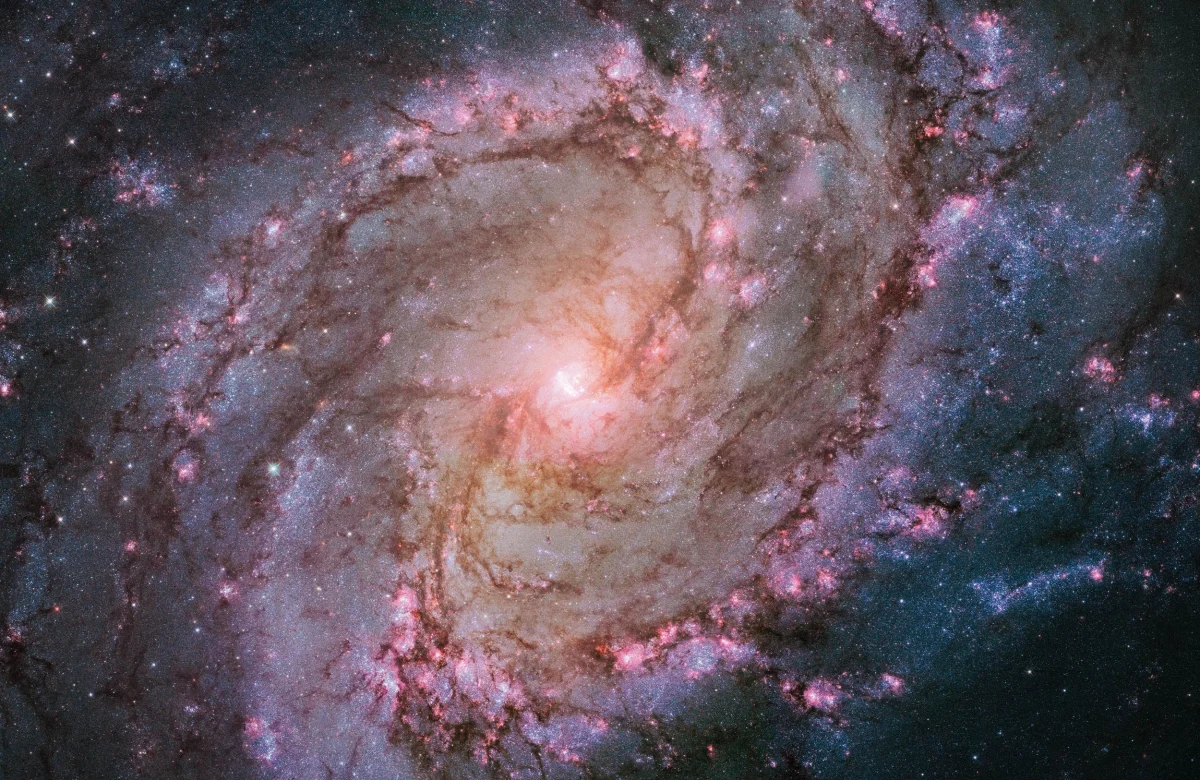 Expanding Universe. The Hubble Space Telescope